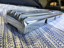 Load image into Gallery viewer, Buick nailhead star spark plug covers pair