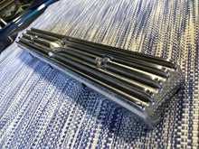 Load image into Gallery viewer, Buick nailhead star spark plug covers pair