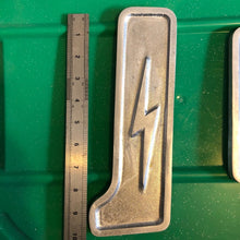 Load image into Gallery viewer, Skinny lightning pedal