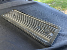 Load image into Gallery viewer, Buick nailhead valley pan
