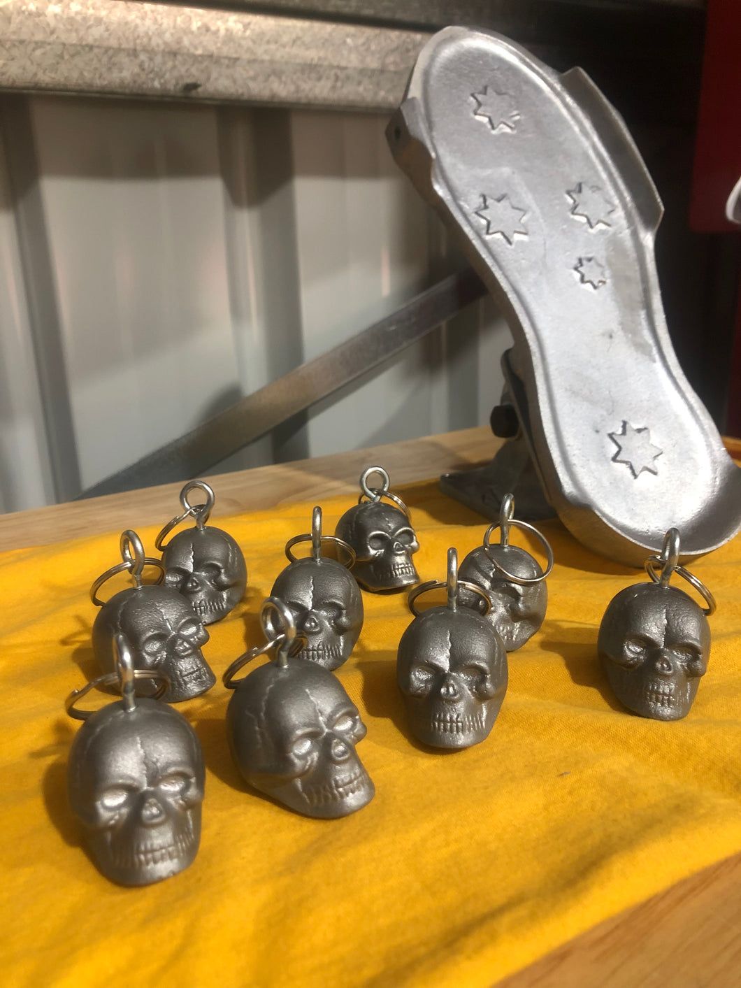 Skull keyring cast